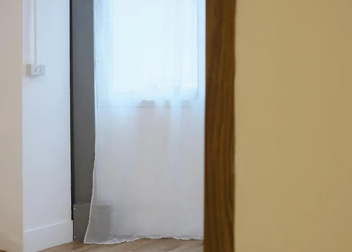 Secret House In China Town 2br. Rare Find 펜션 *