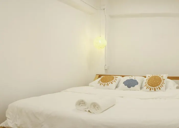 Secret House In China Town 2br. Rare Find 펜션 *