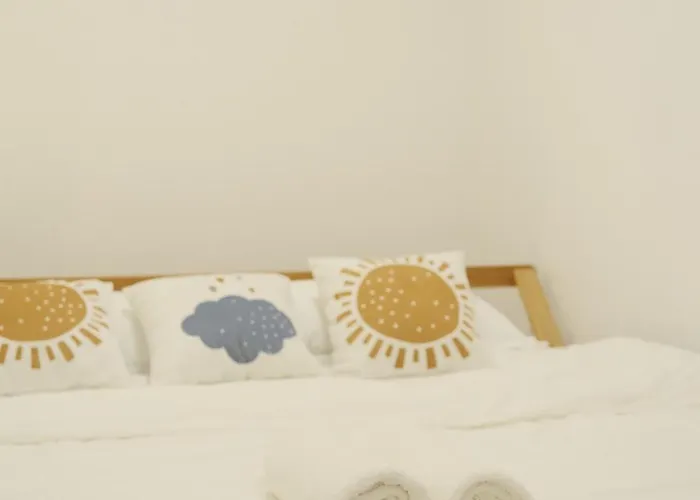 Secret House In China Town 2br. Rare Find