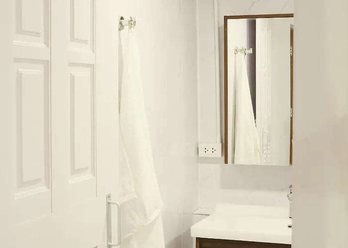 Secret House In China Town 2br. Rare Find 펜션 방콕