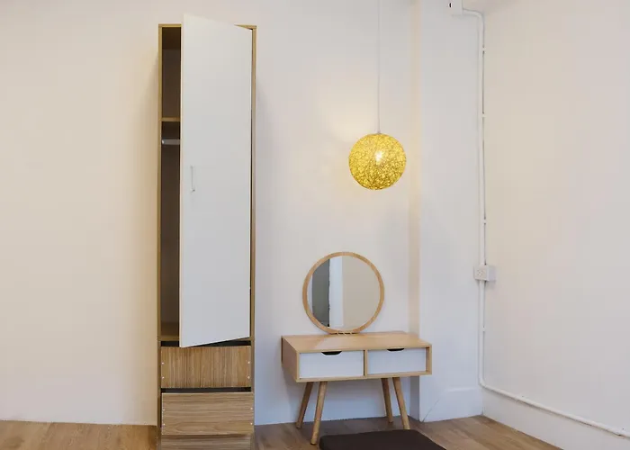 Secret House In China Town 2br. Rare Find 펜션 *