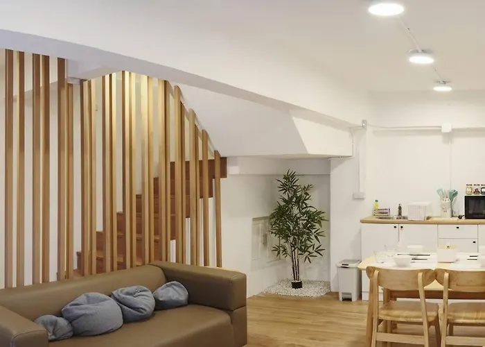 펜션 Secret House In China Town 2br. Rare Find *