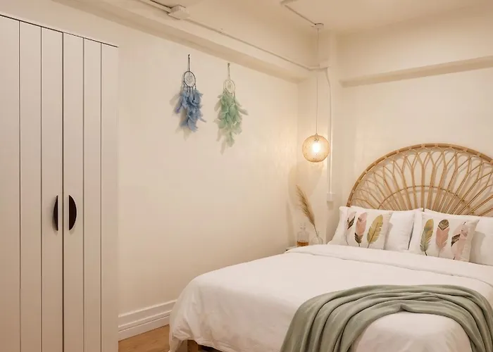Secret House In China Town 2br. Rare Find *